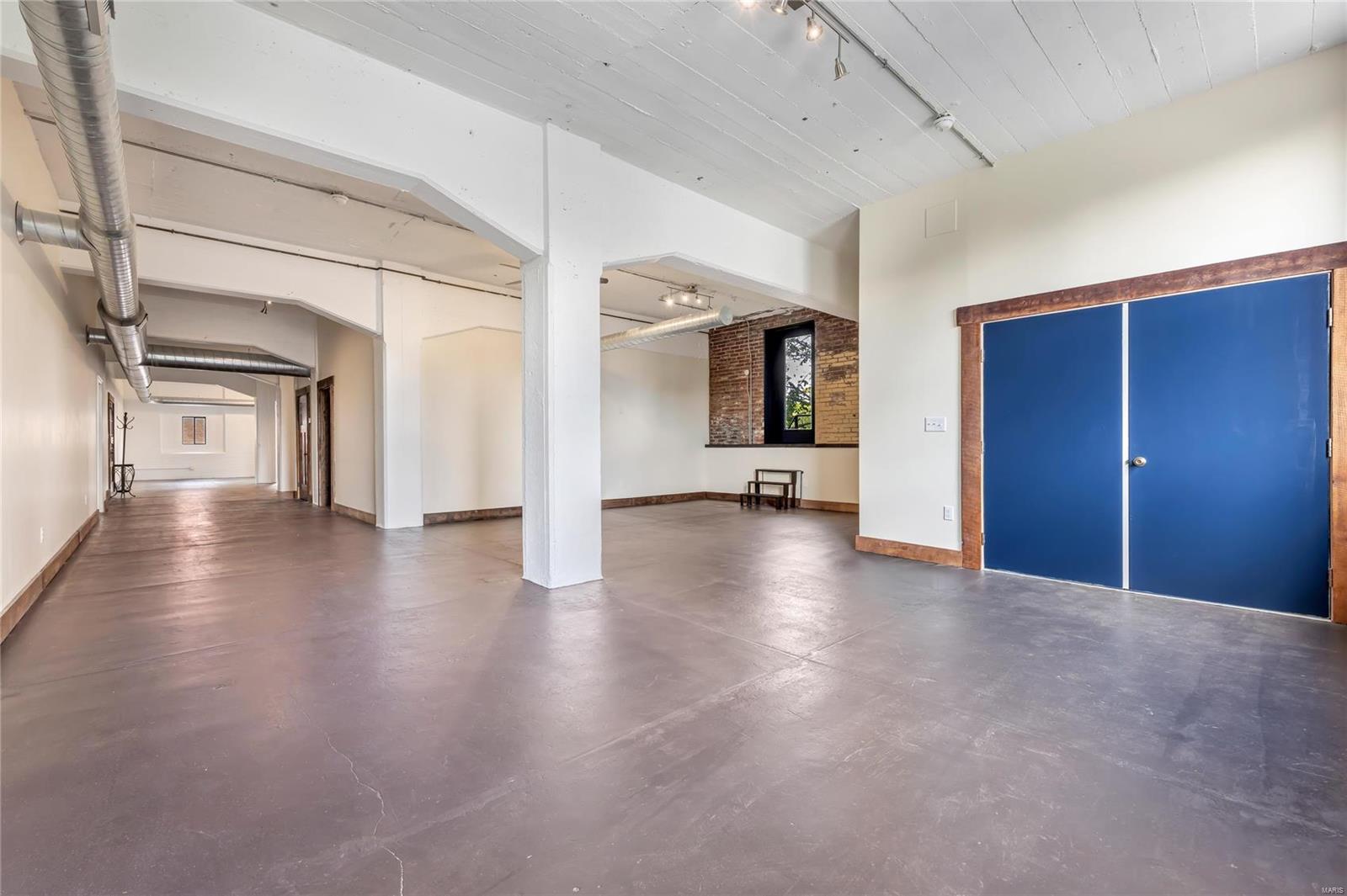 Christys - Commercial Sale