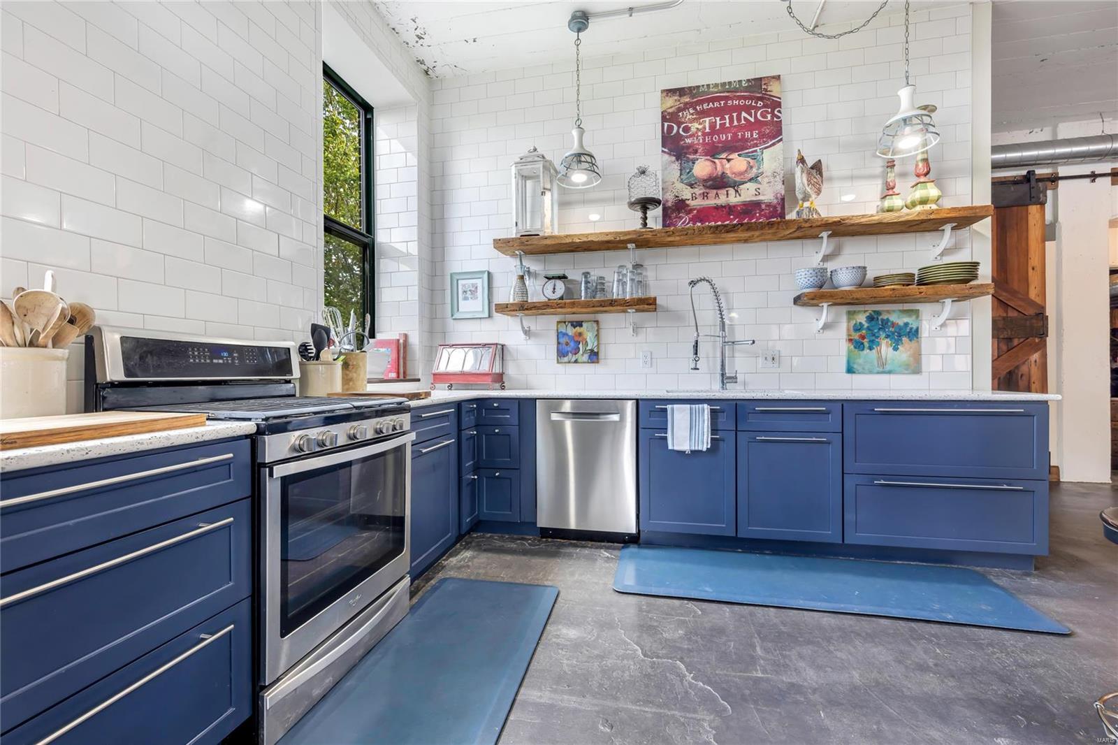 Christys - Commercial Sale