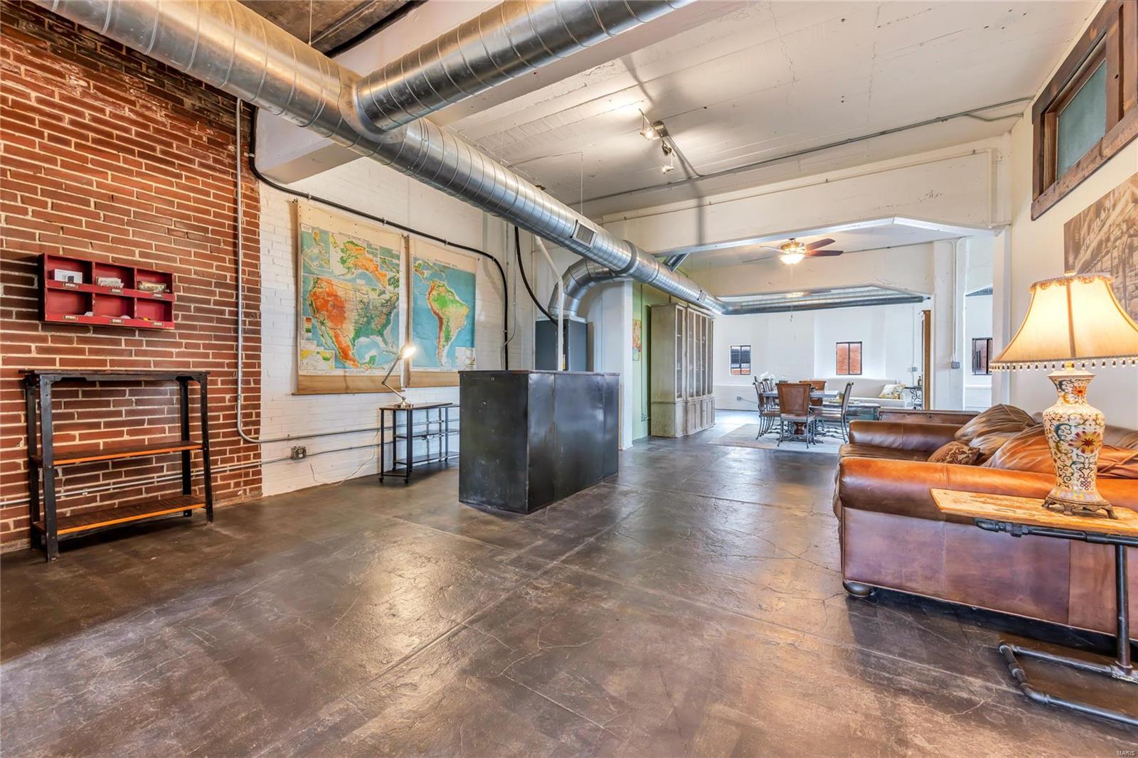 Christys - Commercial Sale