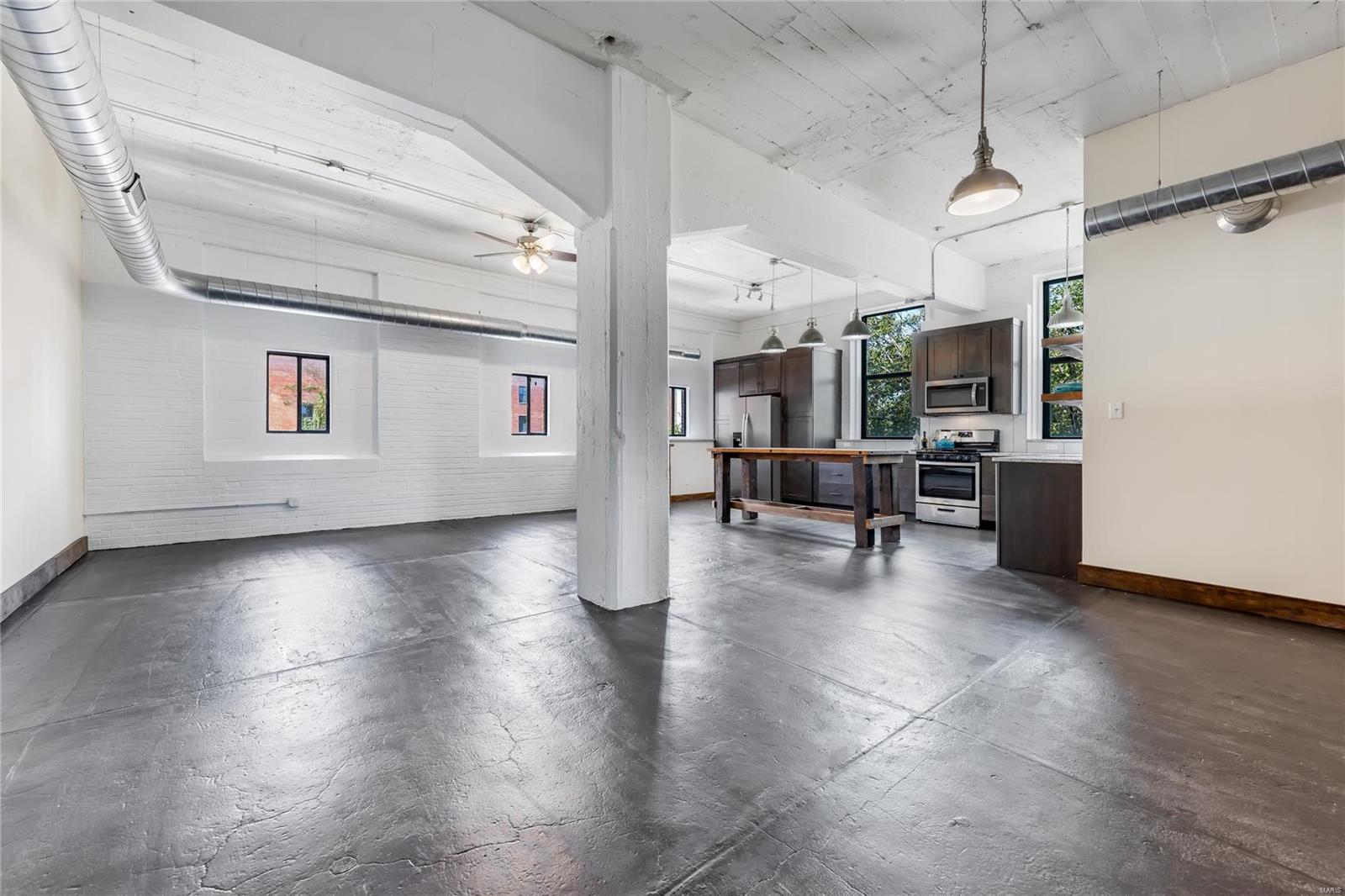 Christys - Commercial Sale