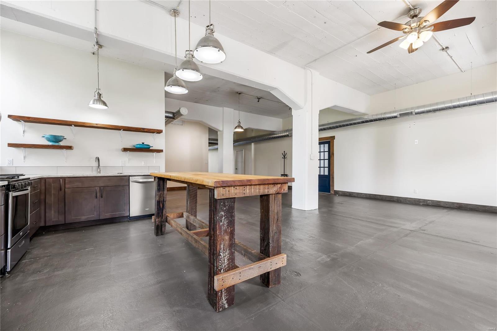 Christys - Commercial Sale