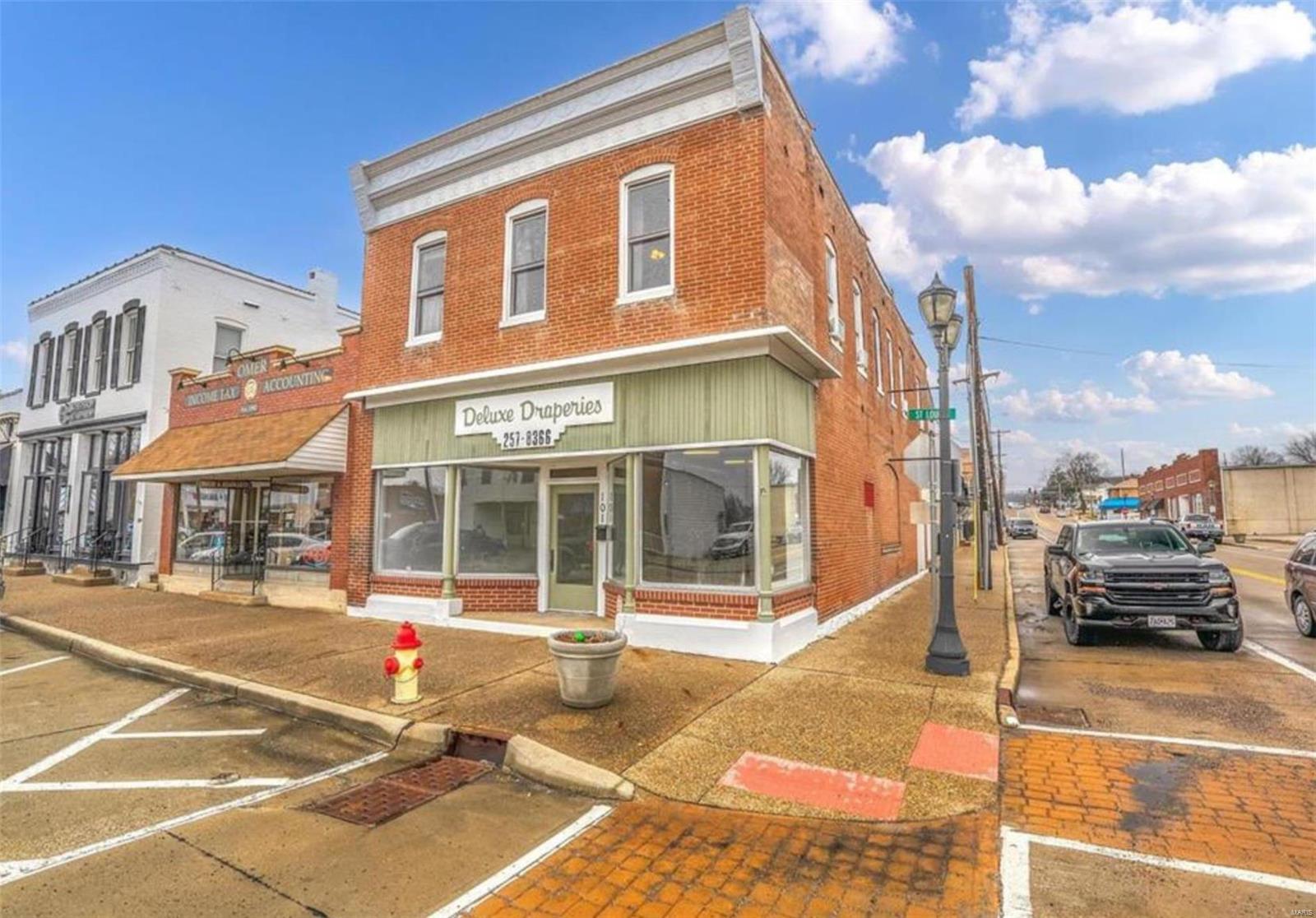 101 W Saint Louis Street