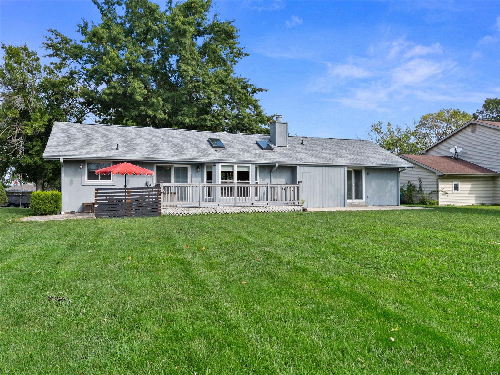 Lake Saint Louis, Missouri 63367, United States, 3 Bedrooms Bedrooms, ,3 BathroomsBathrooms,Residential,Pending,37773