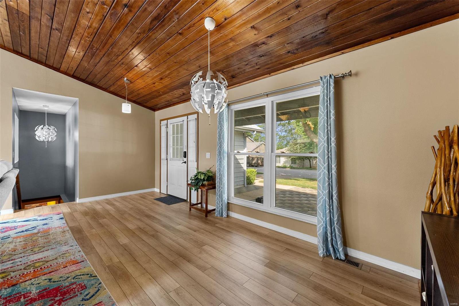 Lake Saint Louis, Missouri 63367, United States, 3 Bedrooms Bedrooms, ,3 BathroomsBathrooms,Residential,Pending,37773