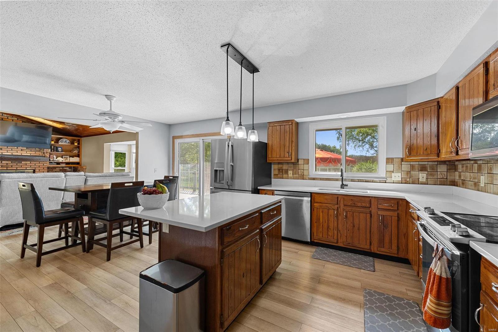 Lake Saint Louis, Missouri 63367, United States, 3 Bedrooms Bedrooms, ,3 BathroomsBathrooms,Residential,Pending,37773