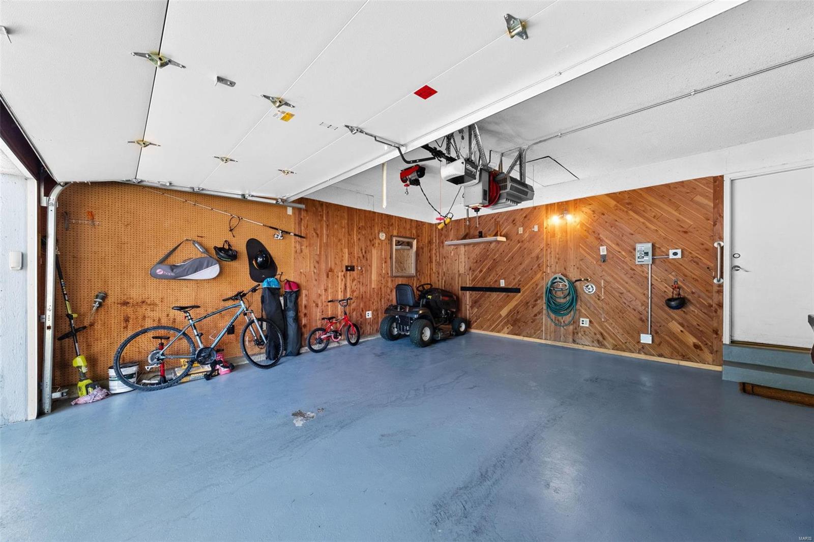 Lake Saint Louis, Missouri 63367, United States, 3 Bedrooms Bedrooms, ,3 BathroomsBathrooms,Residential,Pending,37773