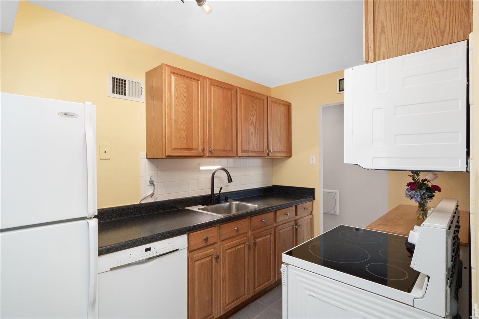 Quanal Court - Residential