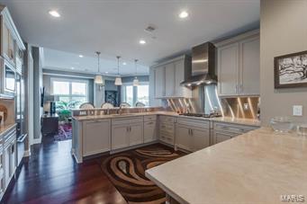 Crescent Condo - Residential