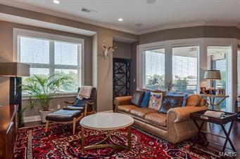 Crescent Condo - Residential