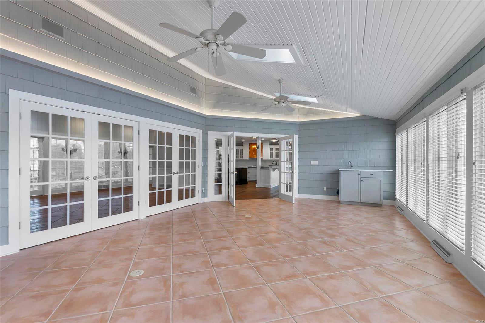 Dux Landing - Residential