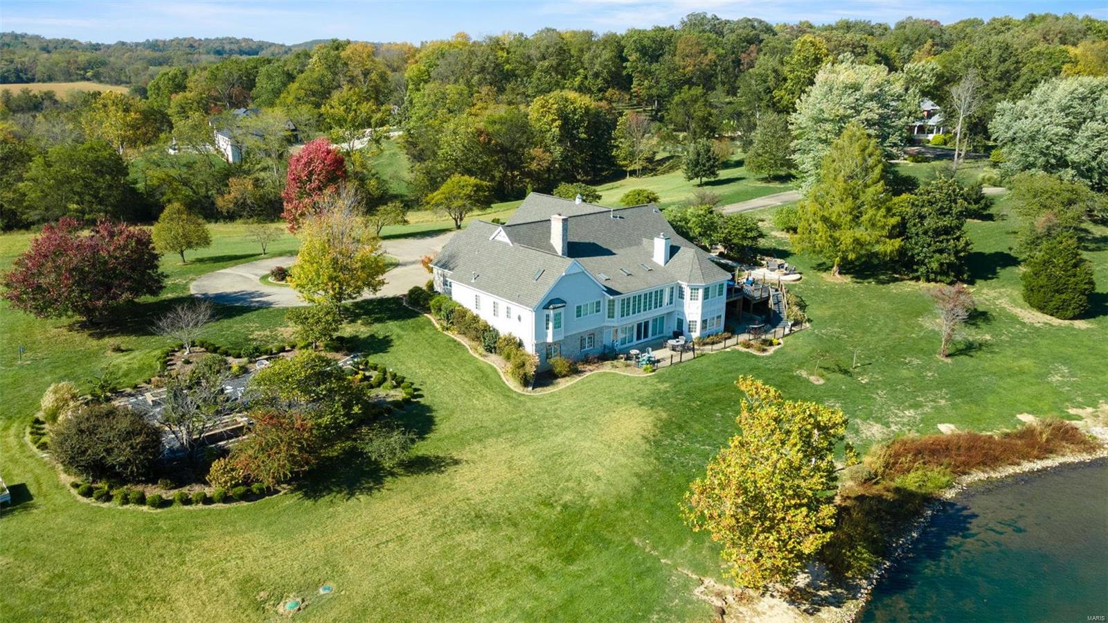 Dux Landing - Residential