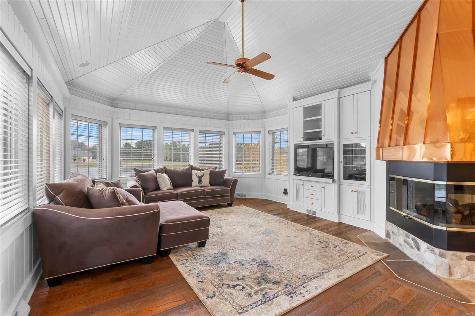 Dux Landing - Residential