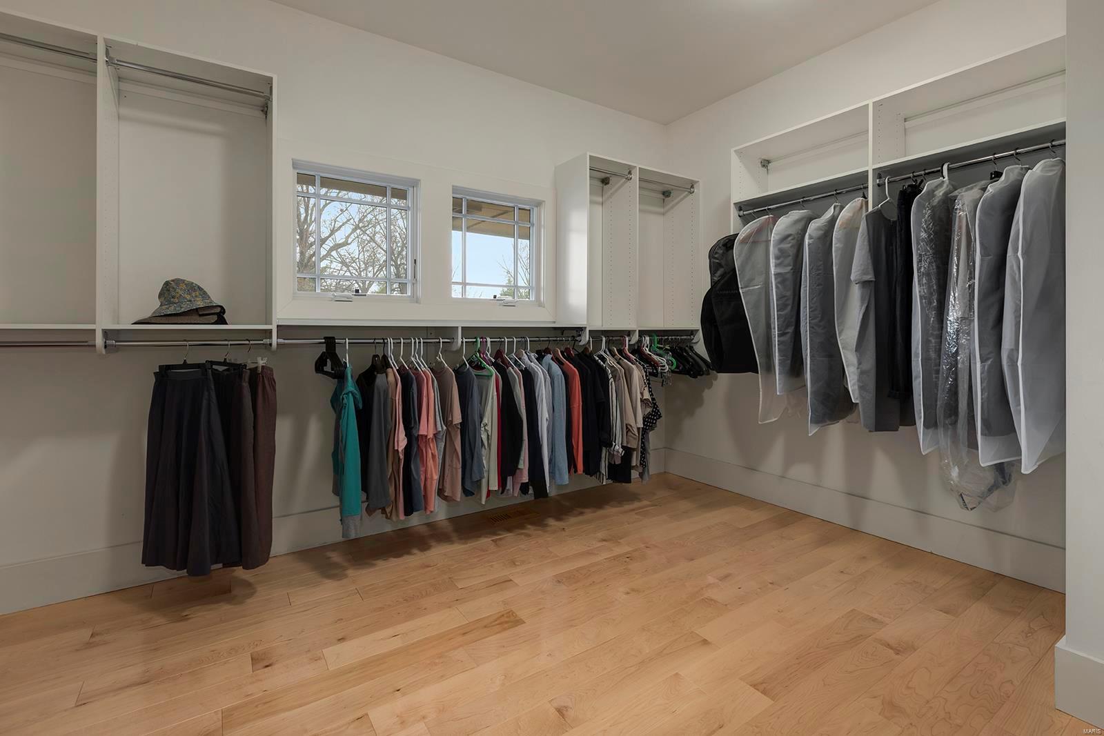 Stoneleigh Towers - Residential