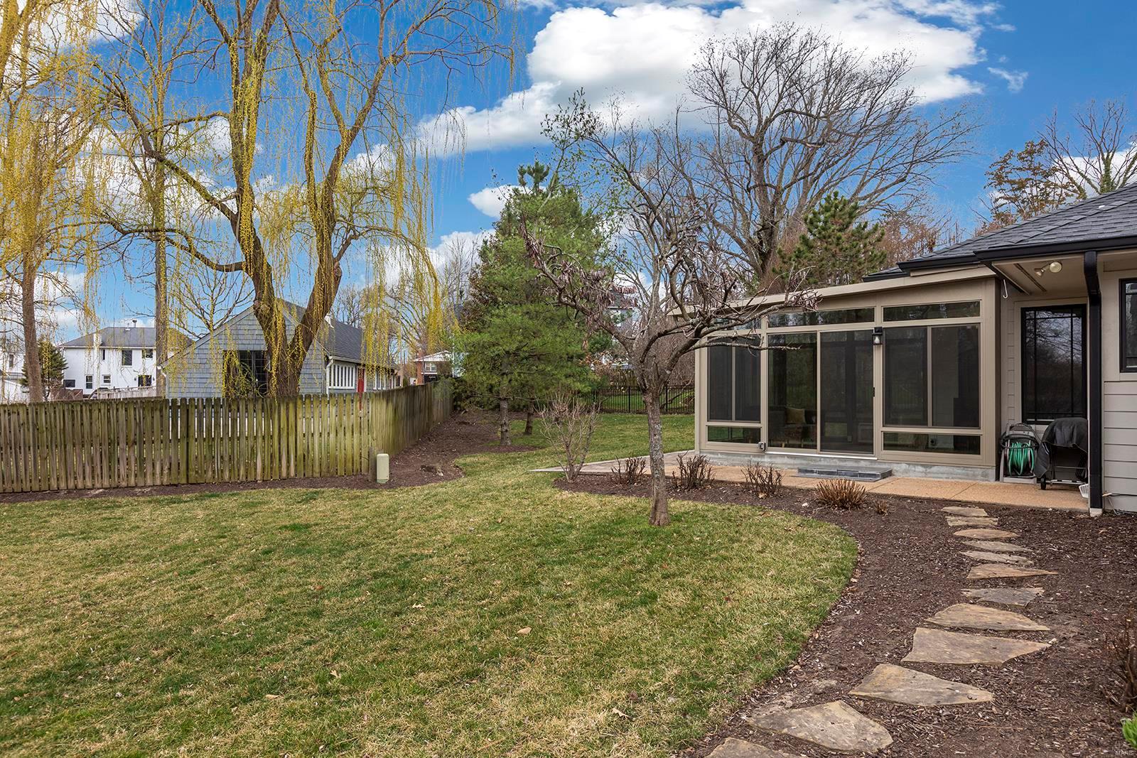 Stoneleigh Towers - Residential