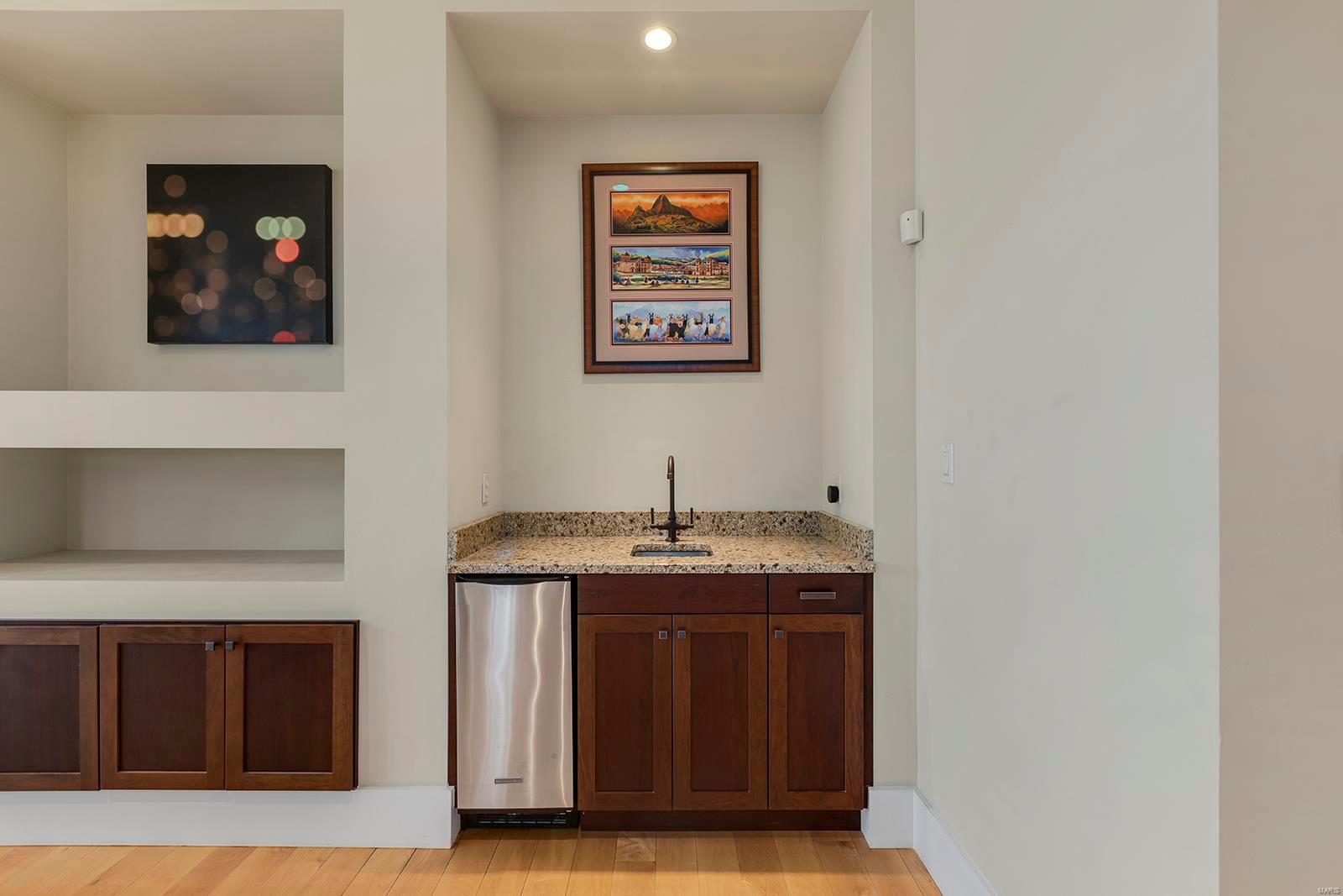 Stoneleigh Towers - Residential