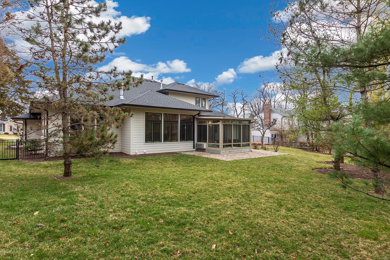 Stoneleigh Towers - Residential