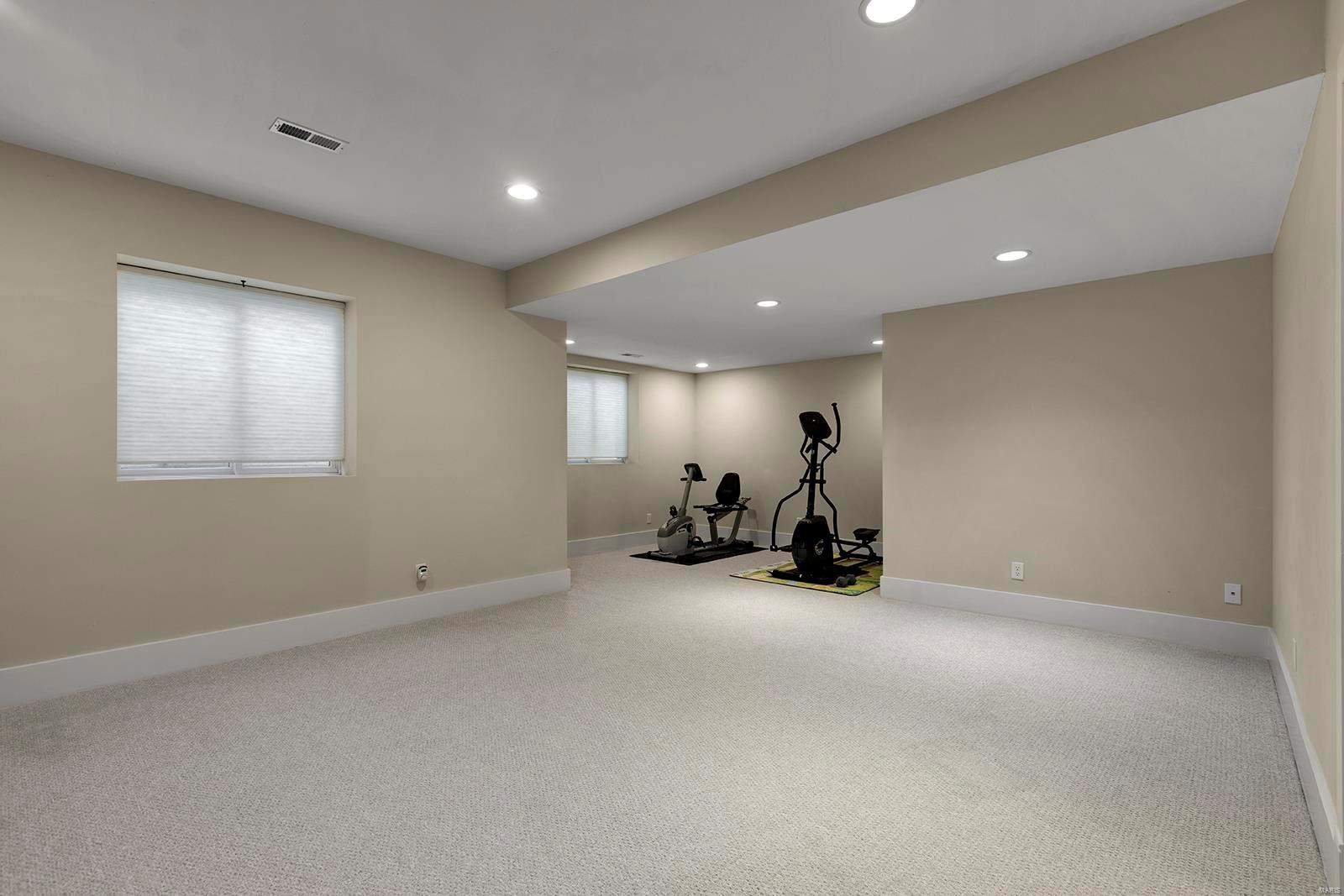 Stoneleigh Towers - Residential