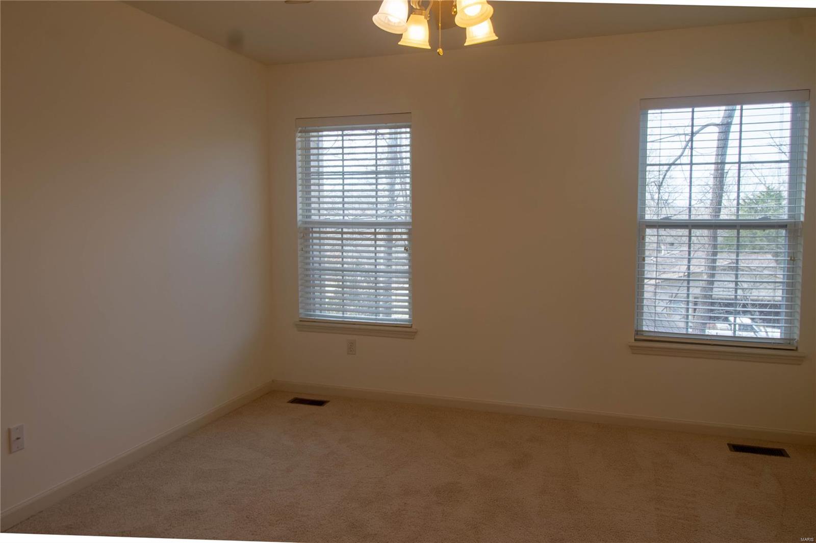 Wentzville, Missouri 63385, United States, 3 Bedrooms Bedrooms, ,2 BathroomsBathrooms,Residential,Active,126878