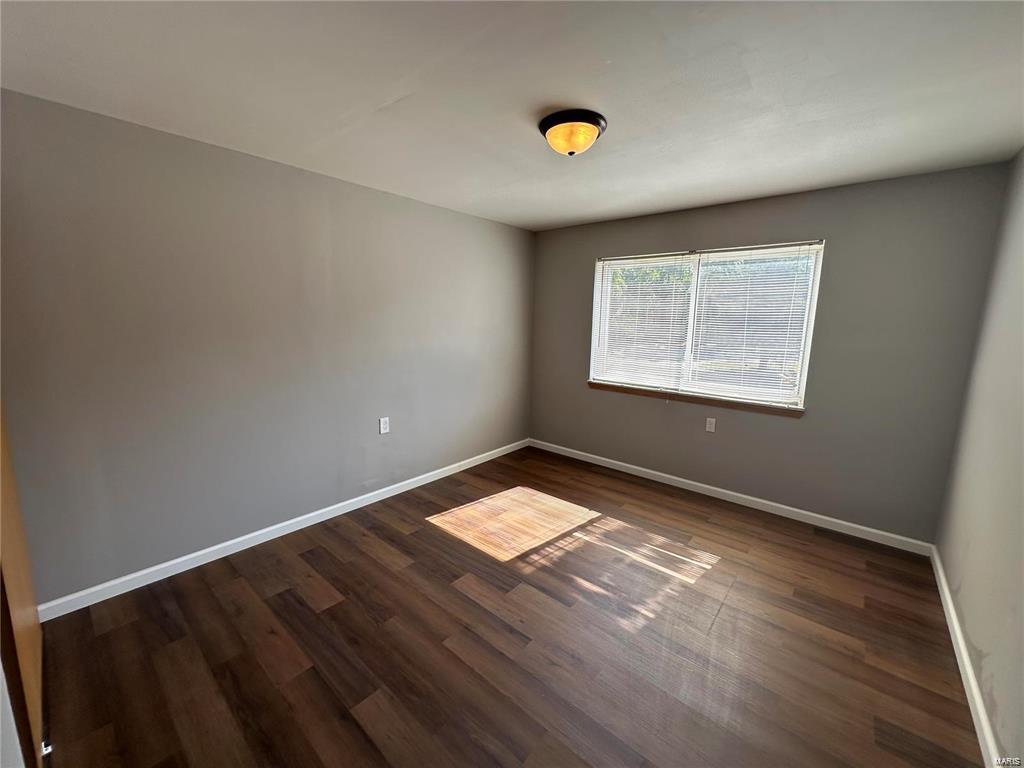 Florissant, Missouri 63031, United States, 2 Bedrooms Bedrooms, ,1 BathroomBathrooms,Residential,Pending,91636