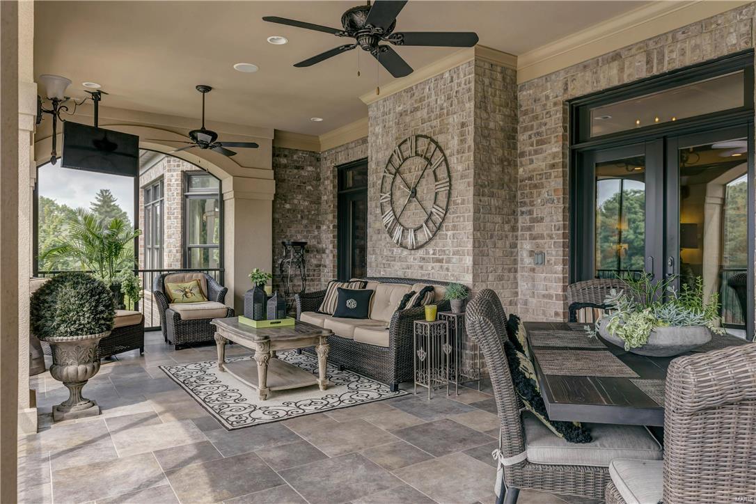 Town & Country Manor - Residential