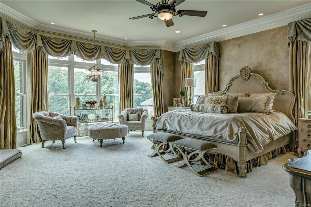 Town & Country Manor - Residential