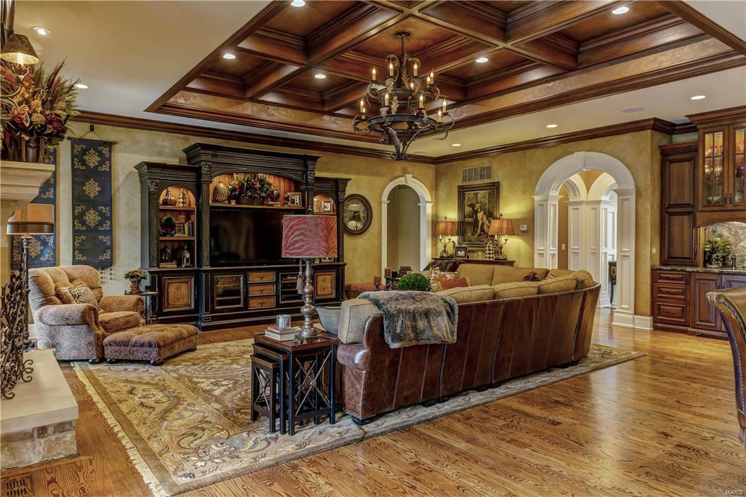 Town & Country Manor - Residential