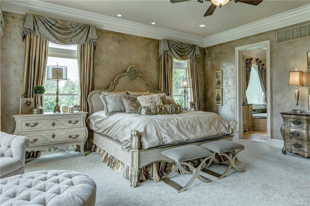 Town & Country Manor - Residential