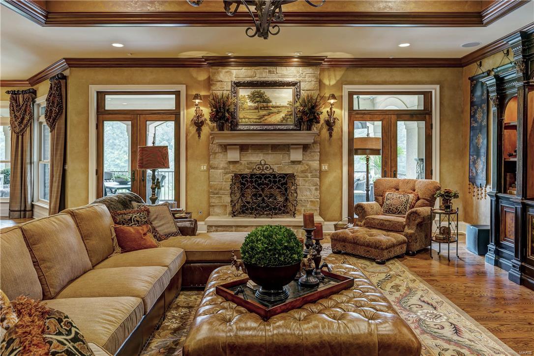 Town & Country Manor - Residential