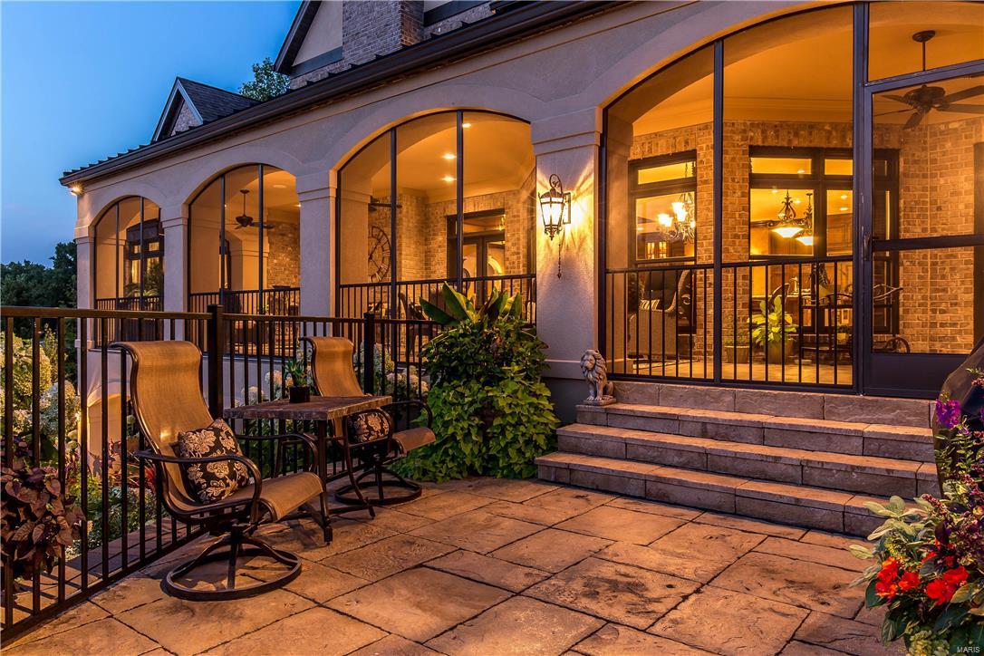 Town & Country Manor - Residential