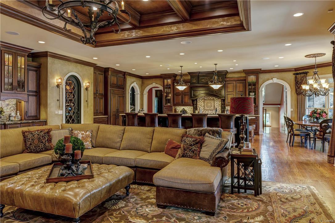 Town & Country Manor - Residential