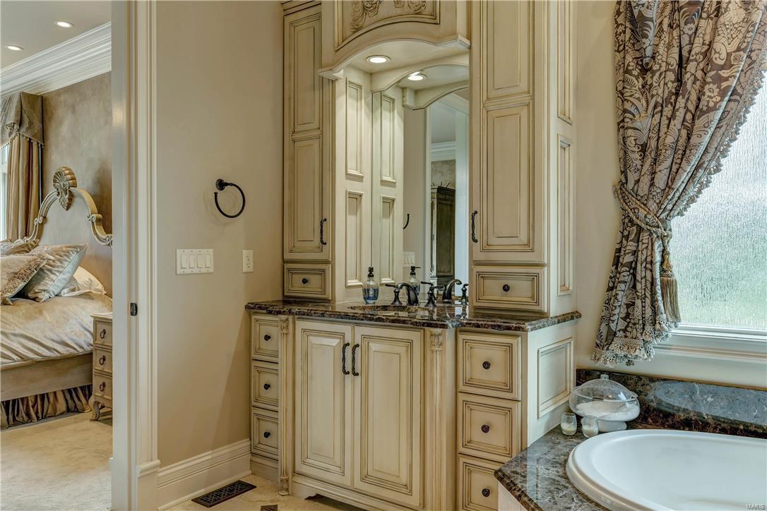 Town & Country Manor - Residential