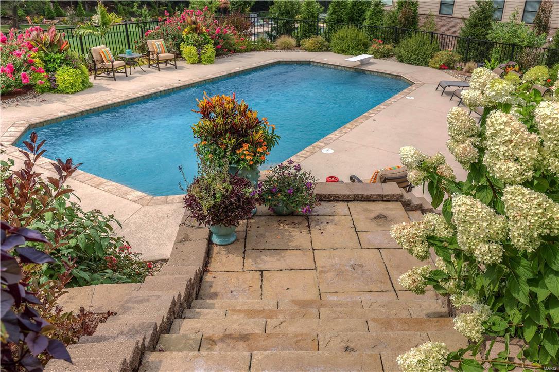 Town & Country Manor - Residential