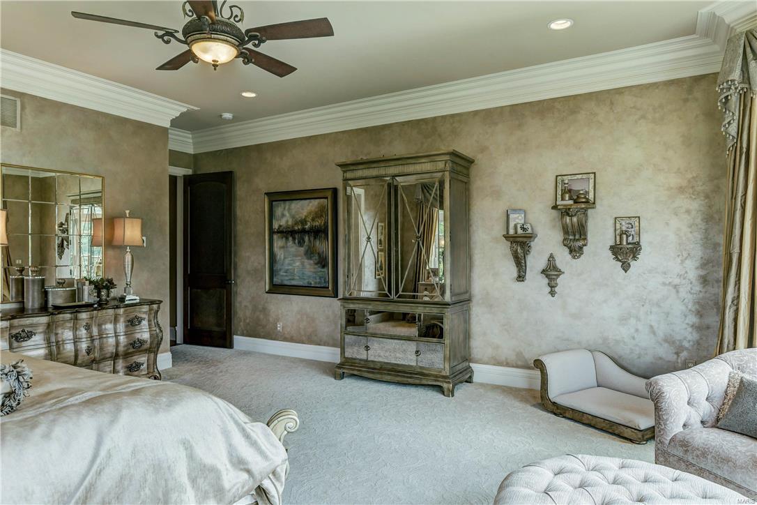 Town & Country Manor - Residential