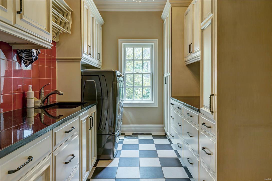 Town & Country Manor - Residential