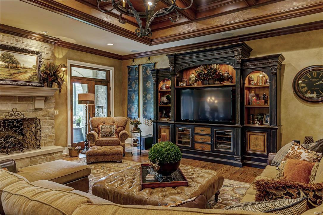 Town & Country Manor - Residential