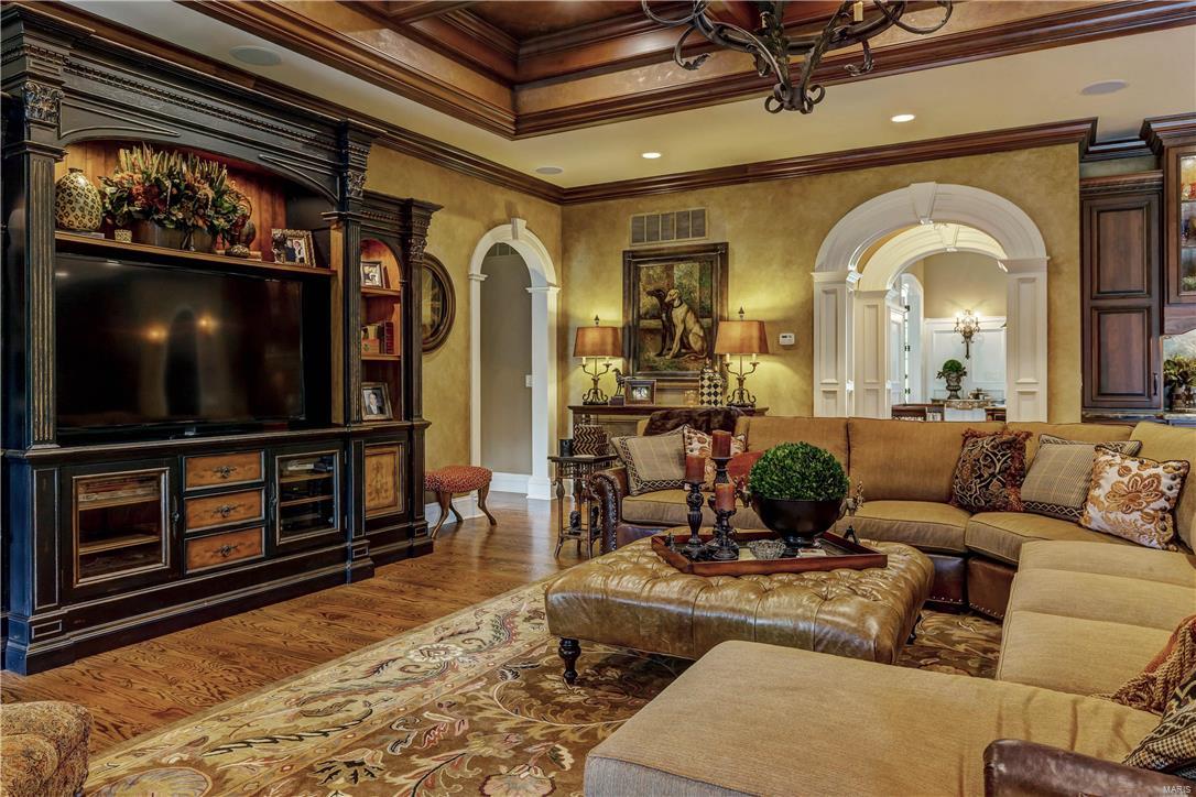 Town & Country Manor - Residential