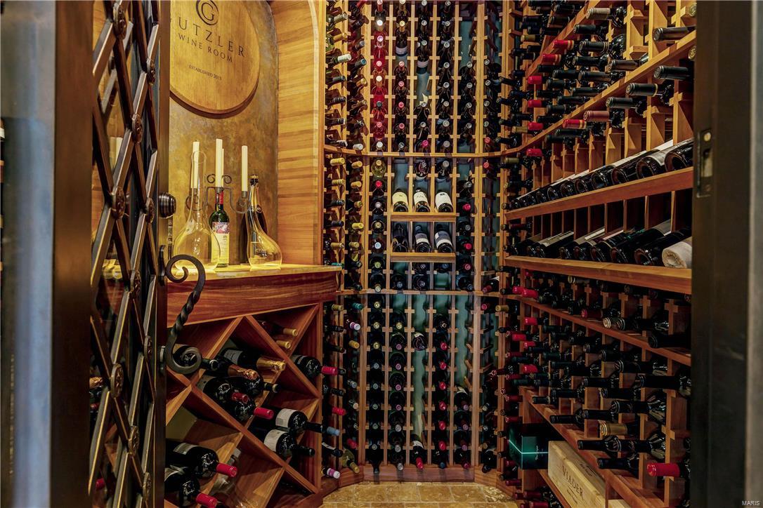 Town & Country Manor - Residential