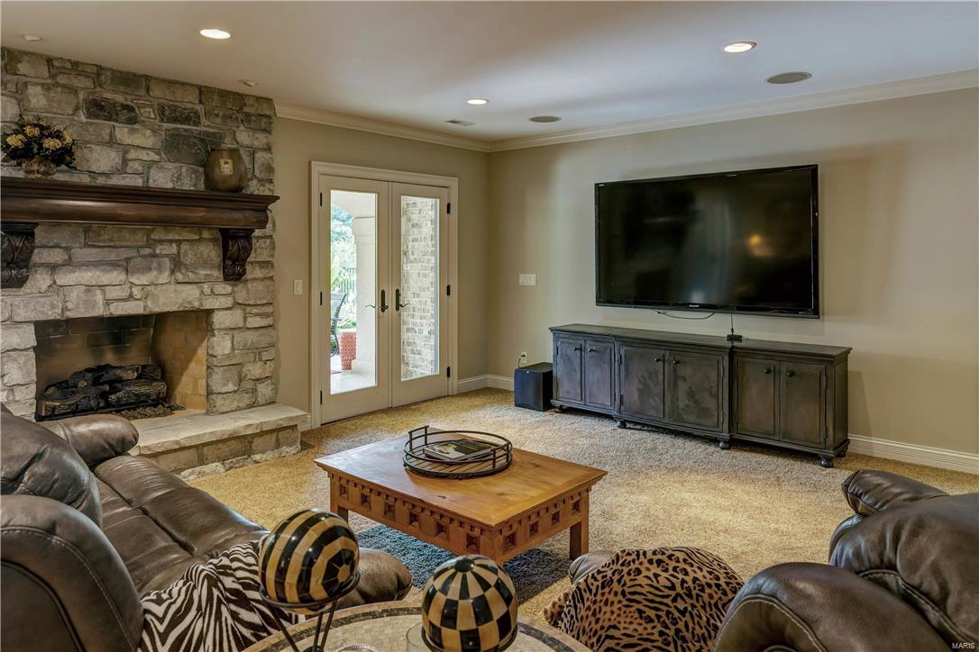 Town & Country Manor - Residential