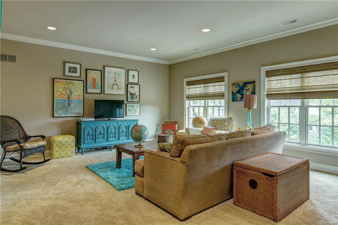 Town & Country Manor - Residential