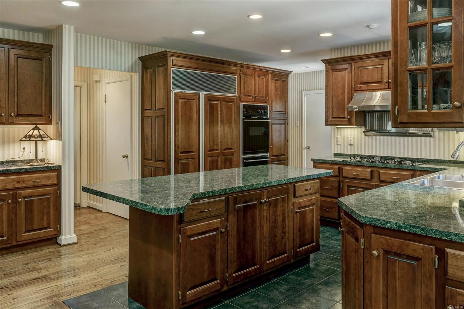 Ladue Manor - Residential