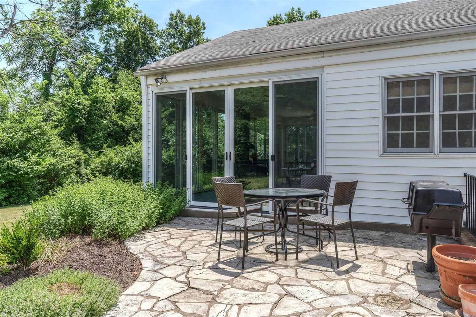 Ladue Manor - Residential