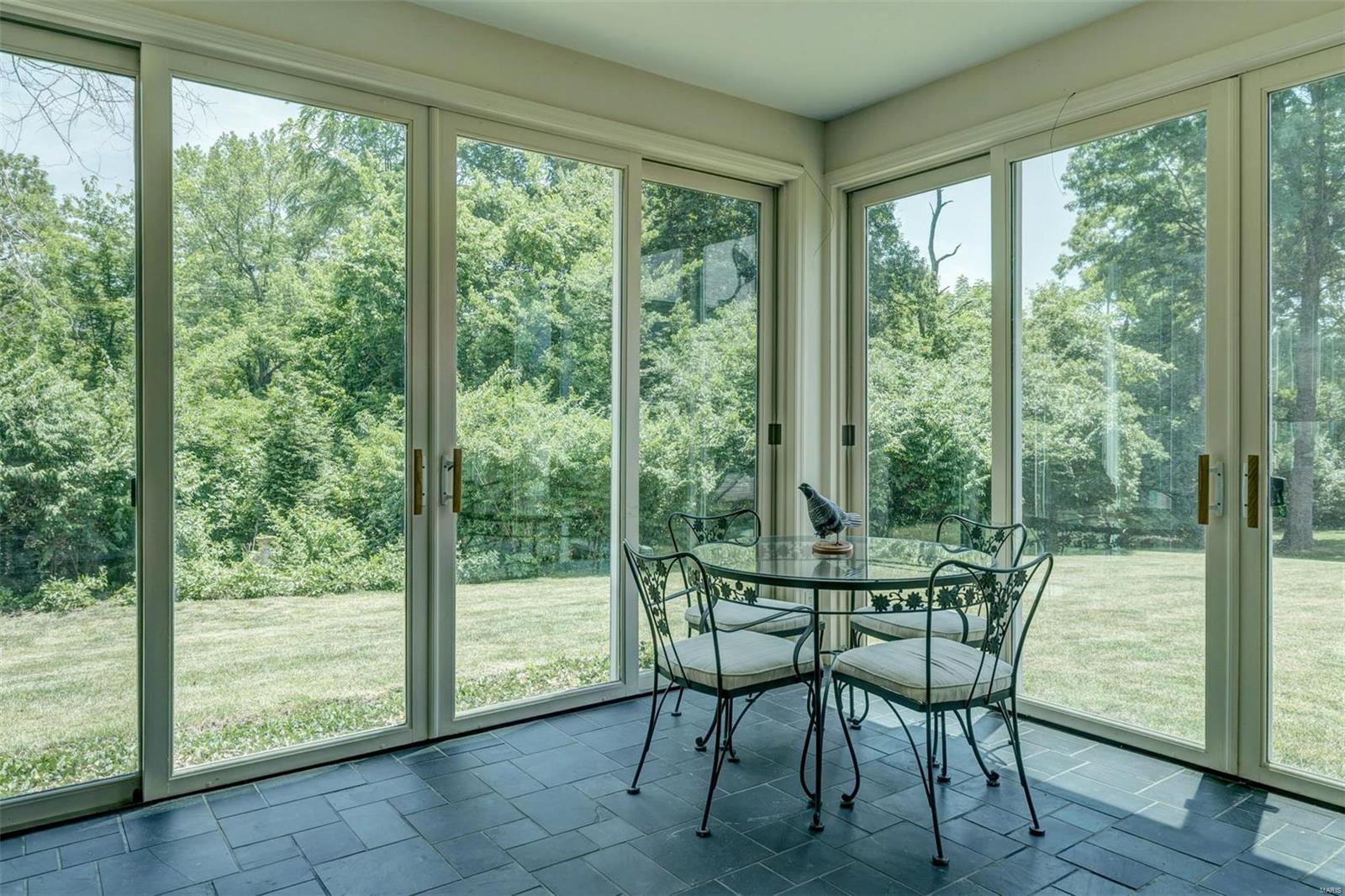 Ladue Manor - Residential