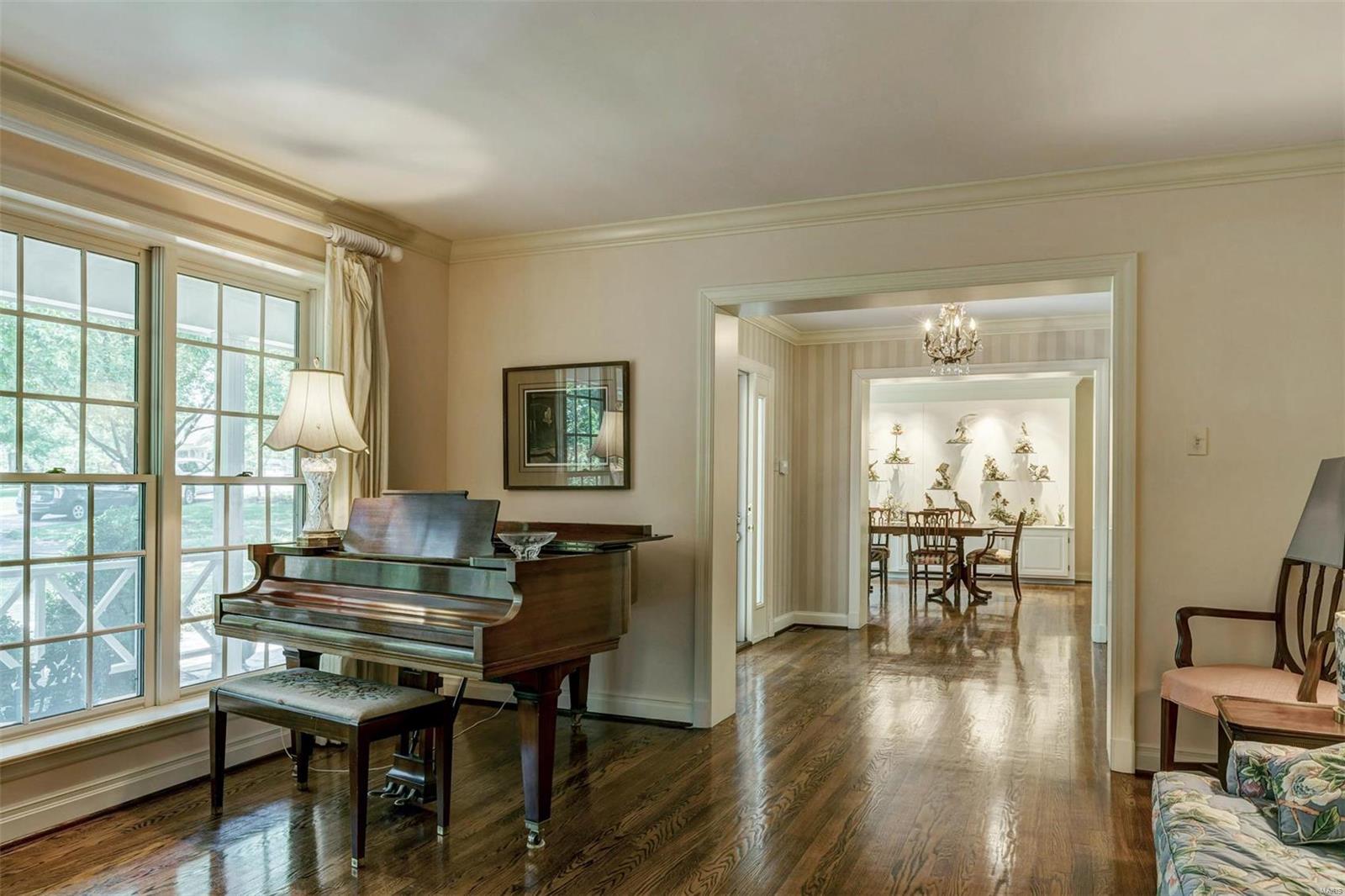 Ladue Manor - Residential