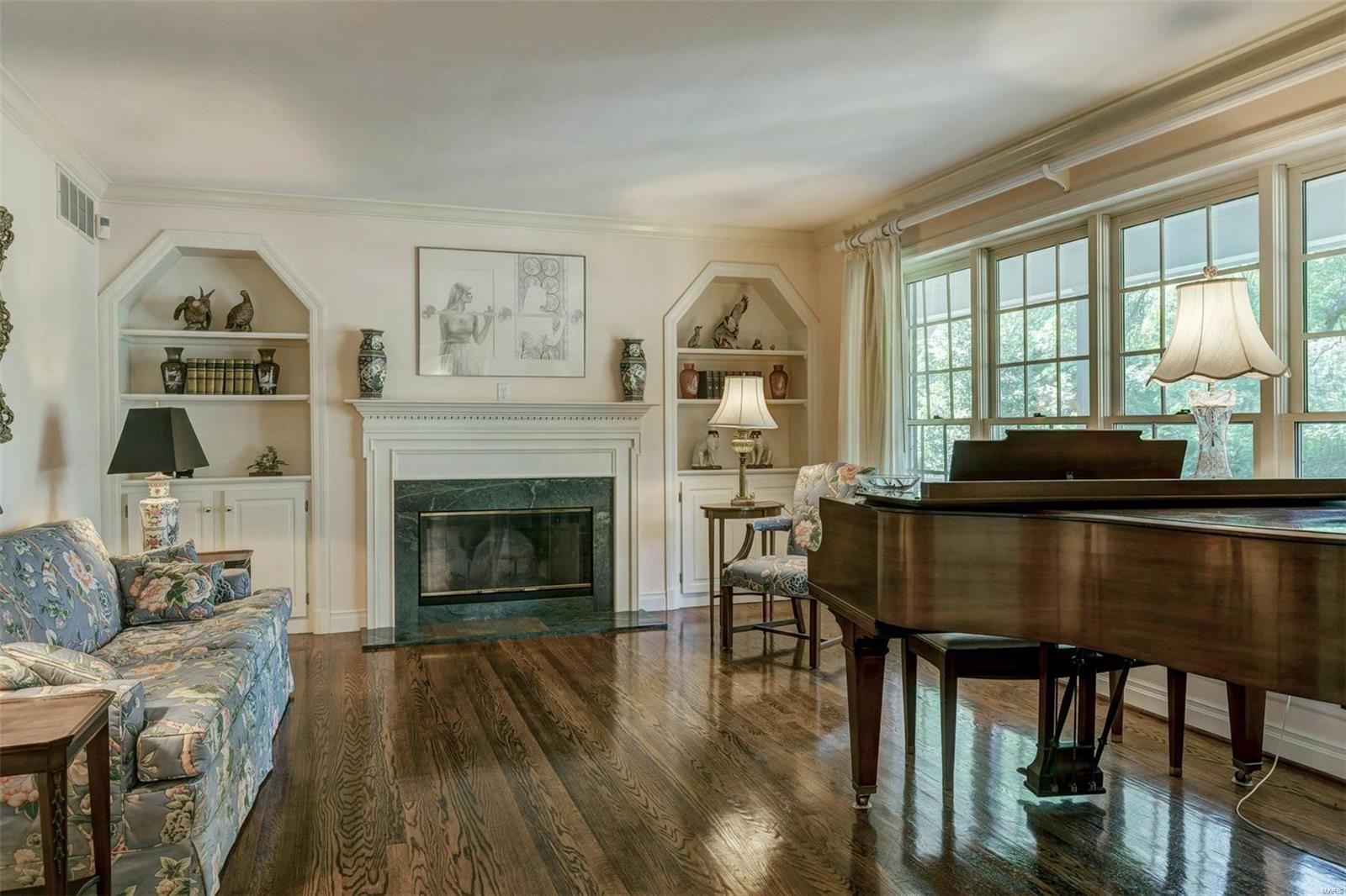 Ladue Manor - Residential