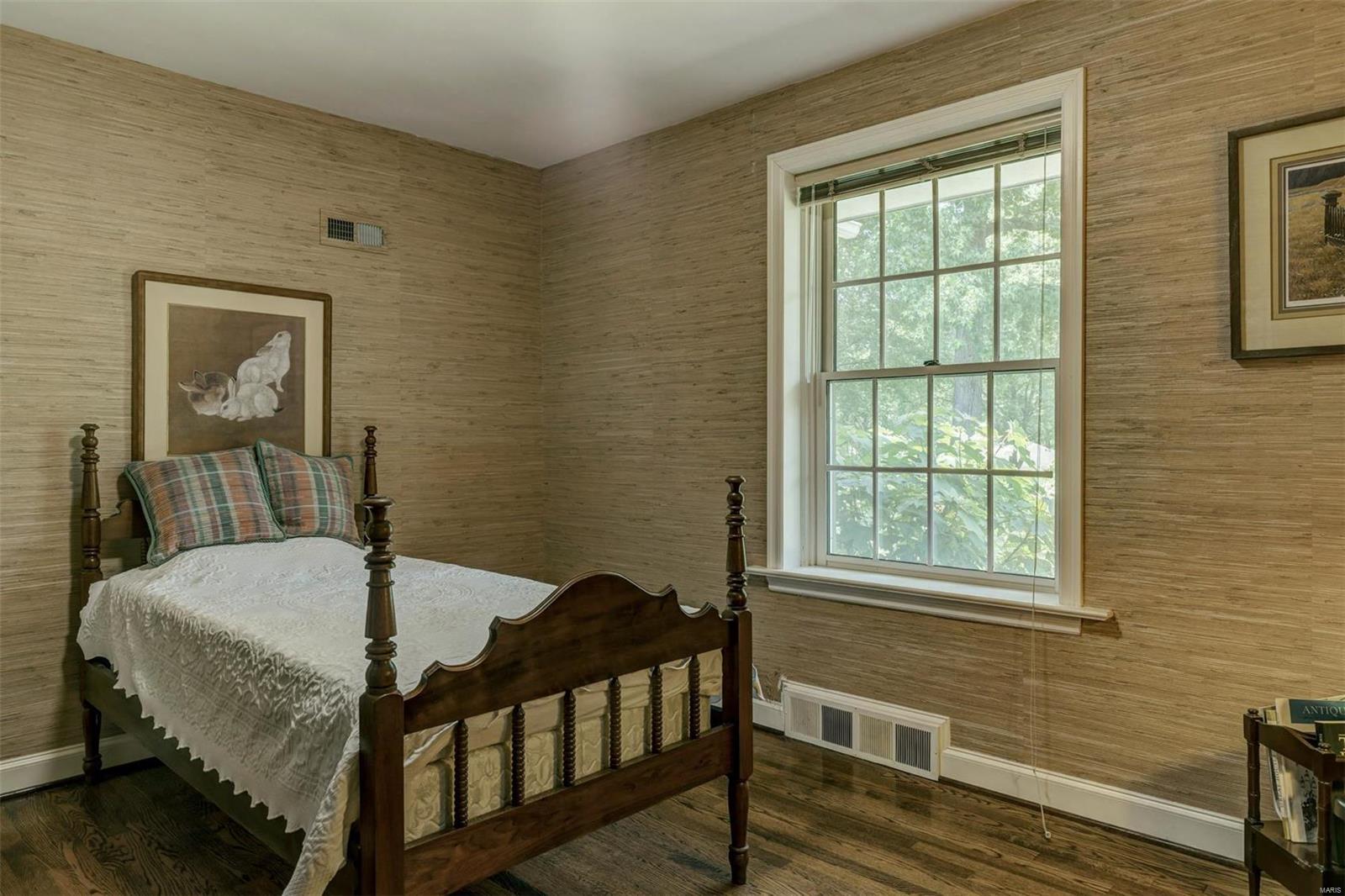 Ladue Manor - Residential