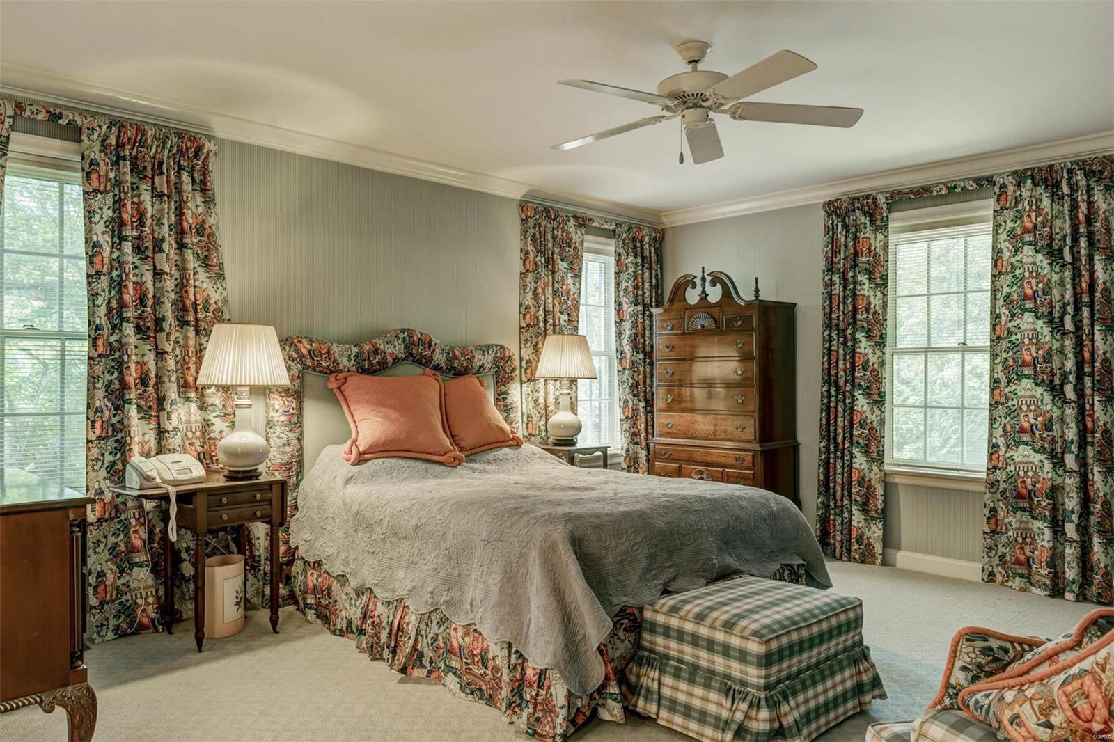 Ladue Manor - Residential