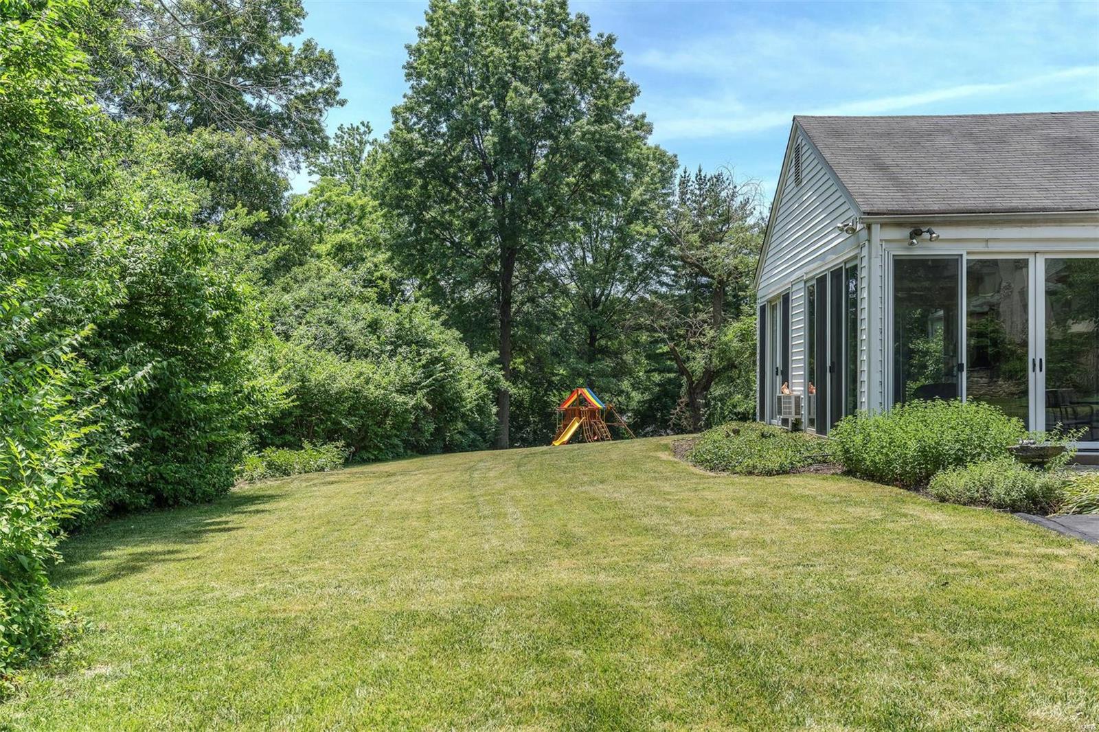 Ladue Manor - Residential