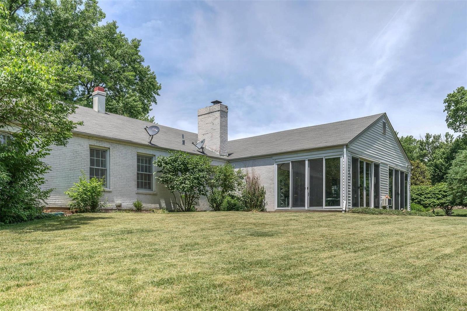 Ladue Manor - Residential