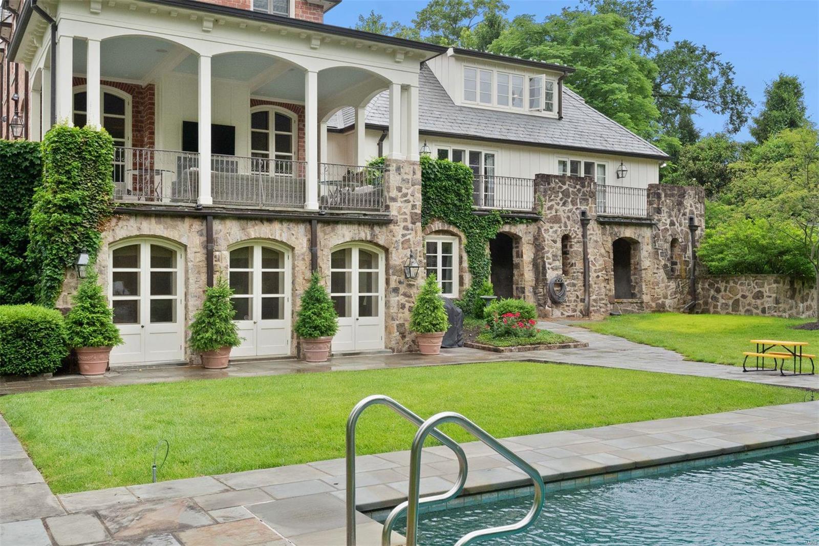 Warson Corner - Residential