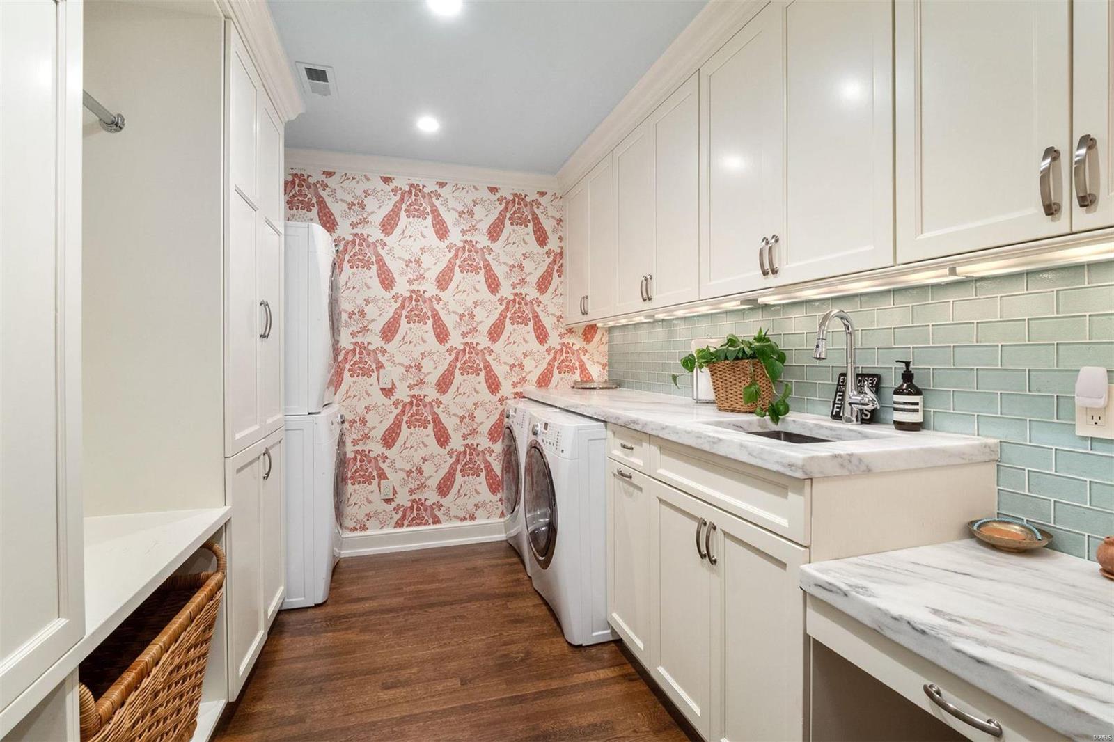 Warson Corner - Residential